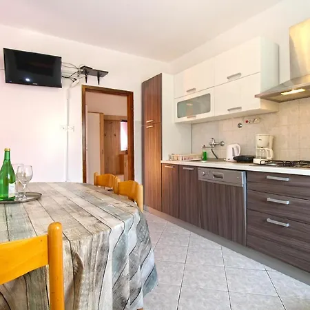 Apartment Fuer 5 Personen Ca 50 Qm In Fazana, Istrien Istrische Riviera *